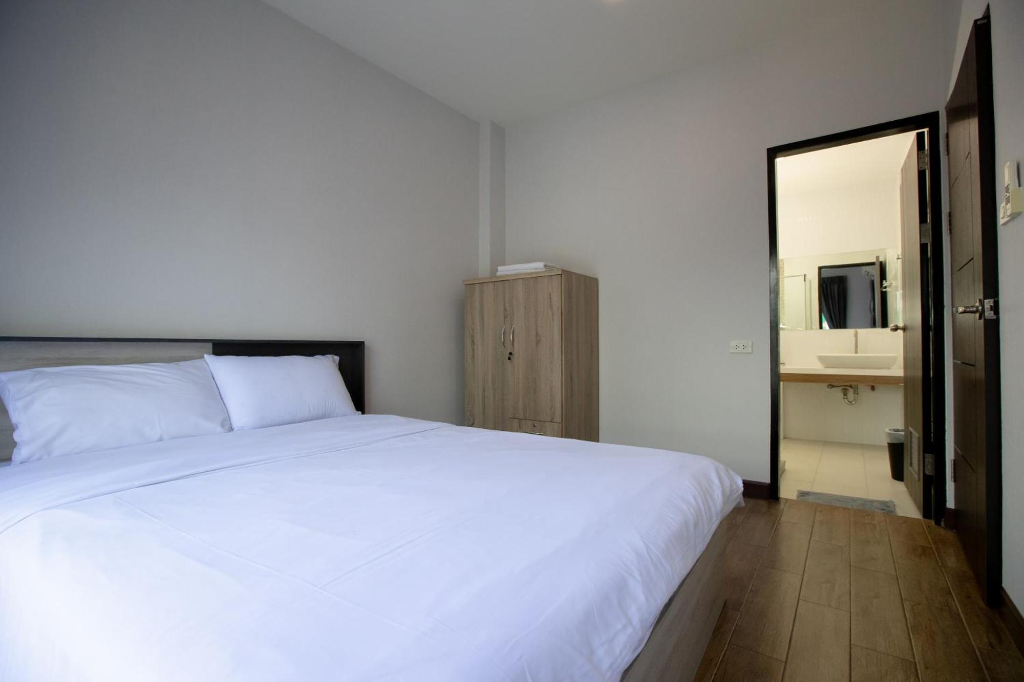 Room 36 Service Apartment Bangkok Exterior foto